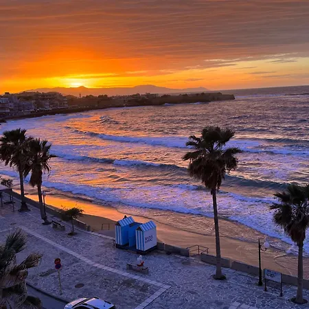 Zonapartments A Sea View-city Center