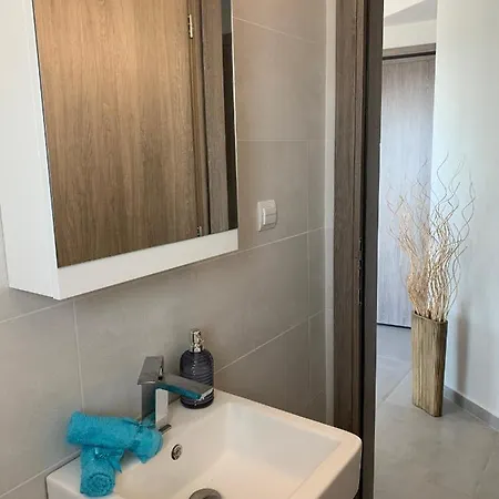 Zonapartments A Sea View-city Center Apartment *