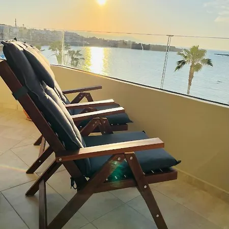 Daire Zonapartments A Sea View-city Center Hanya