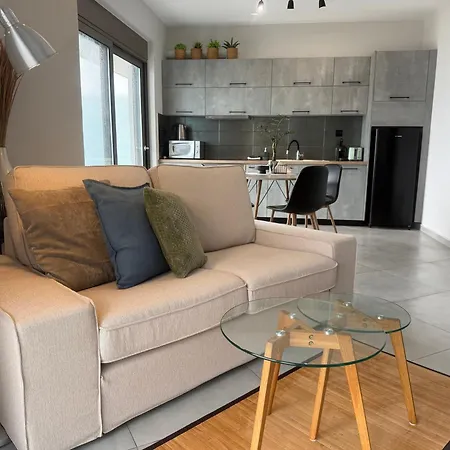Zonapartments A Sea View-city Center Apartment