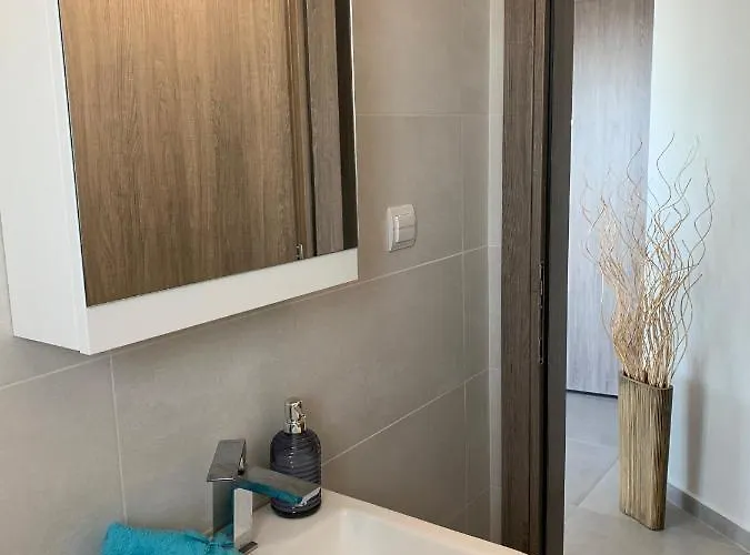 Zonapartments A Sea View-city Center Apartment *