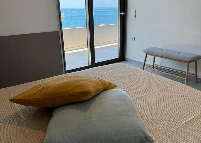 Zonapartments A Sea View-city Center *