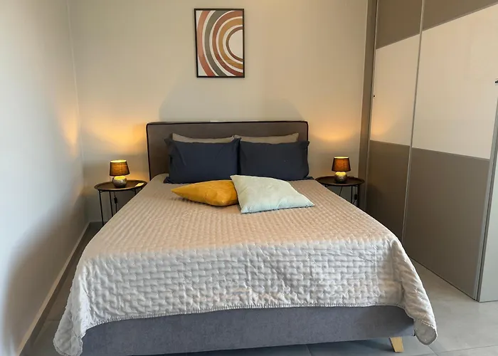 Zonapartments A Sea View-city Center * ハニア